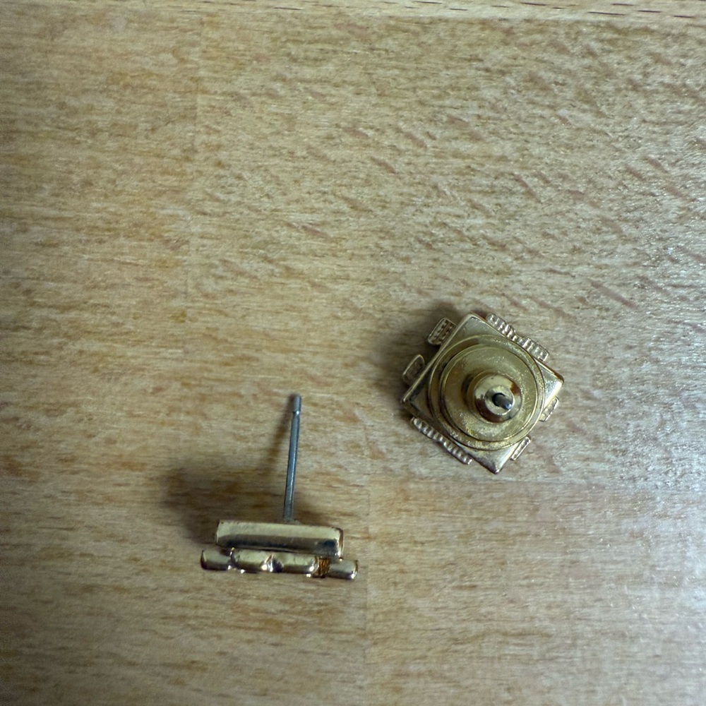 Tory Burch gold tone stud logo earrings - Picture 5 of 6
